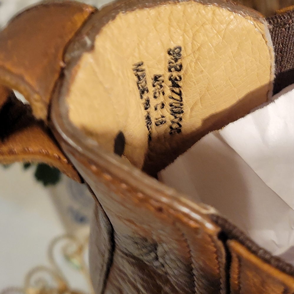 FRYE brown leather Chelsea boots. 9.5 see description and pics. 👀 Great deal! - Picture 13 of 13